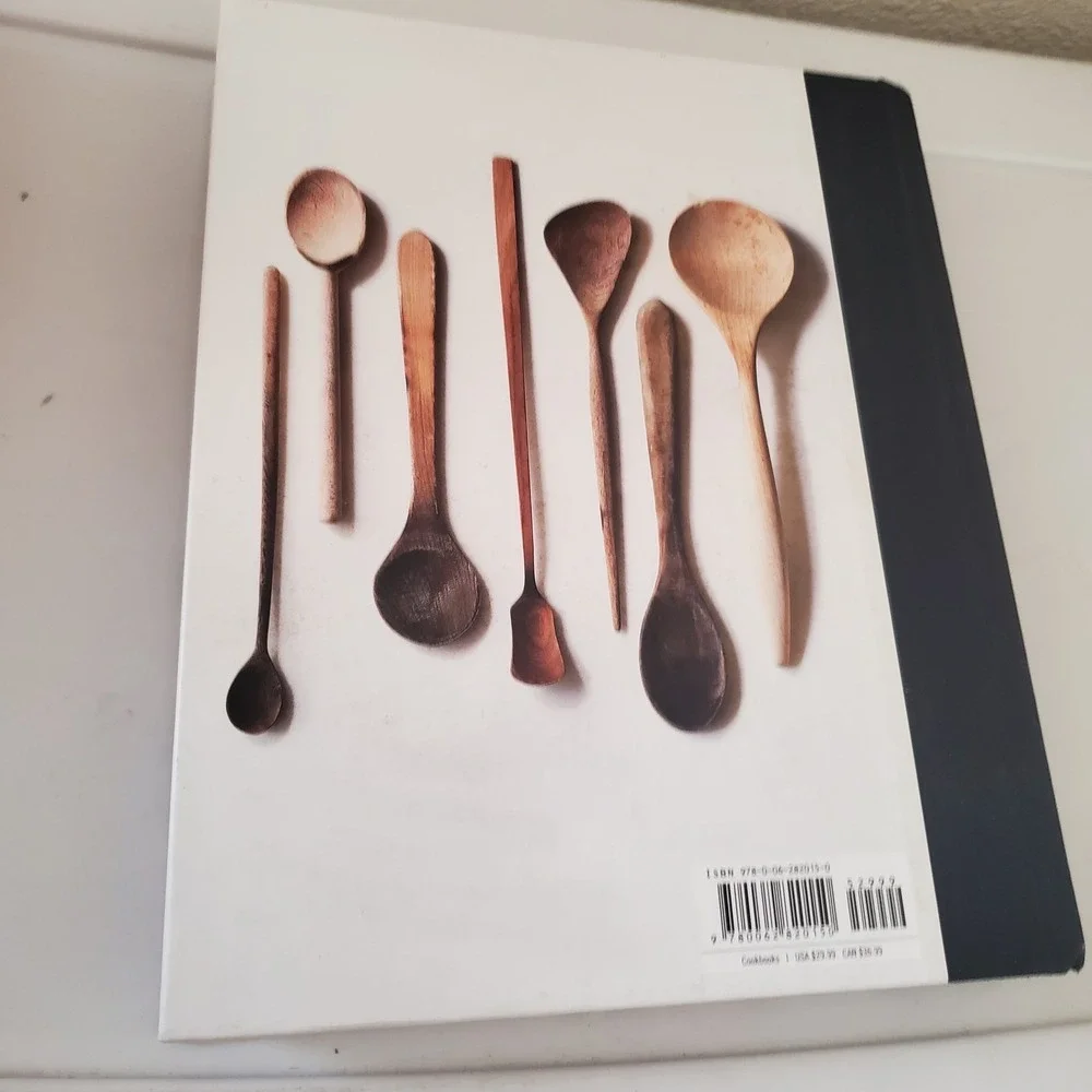 Magnolia Table by Joanna Gaines - A Collection of Recipes for Gathering